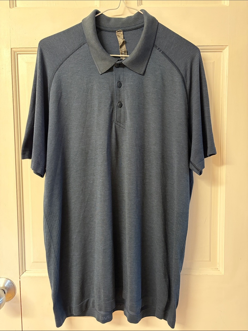Lululemon Metal Vent Tech Polo Shirt in navy blue men’s size large